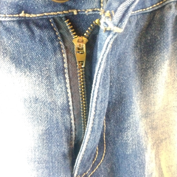 Knoix Faded Distressed Denim Shorts - Picture 3 of 14